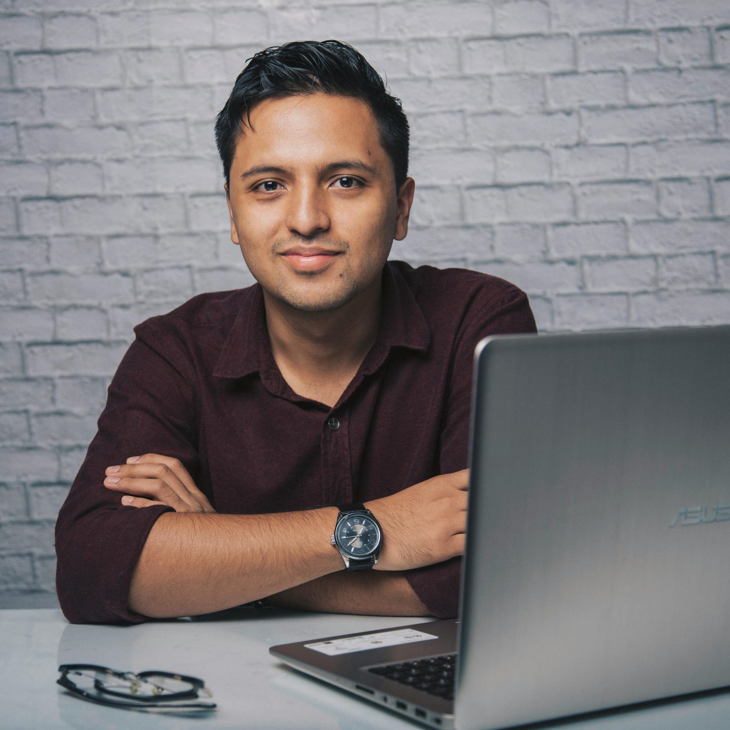 Man sitting at desk 01