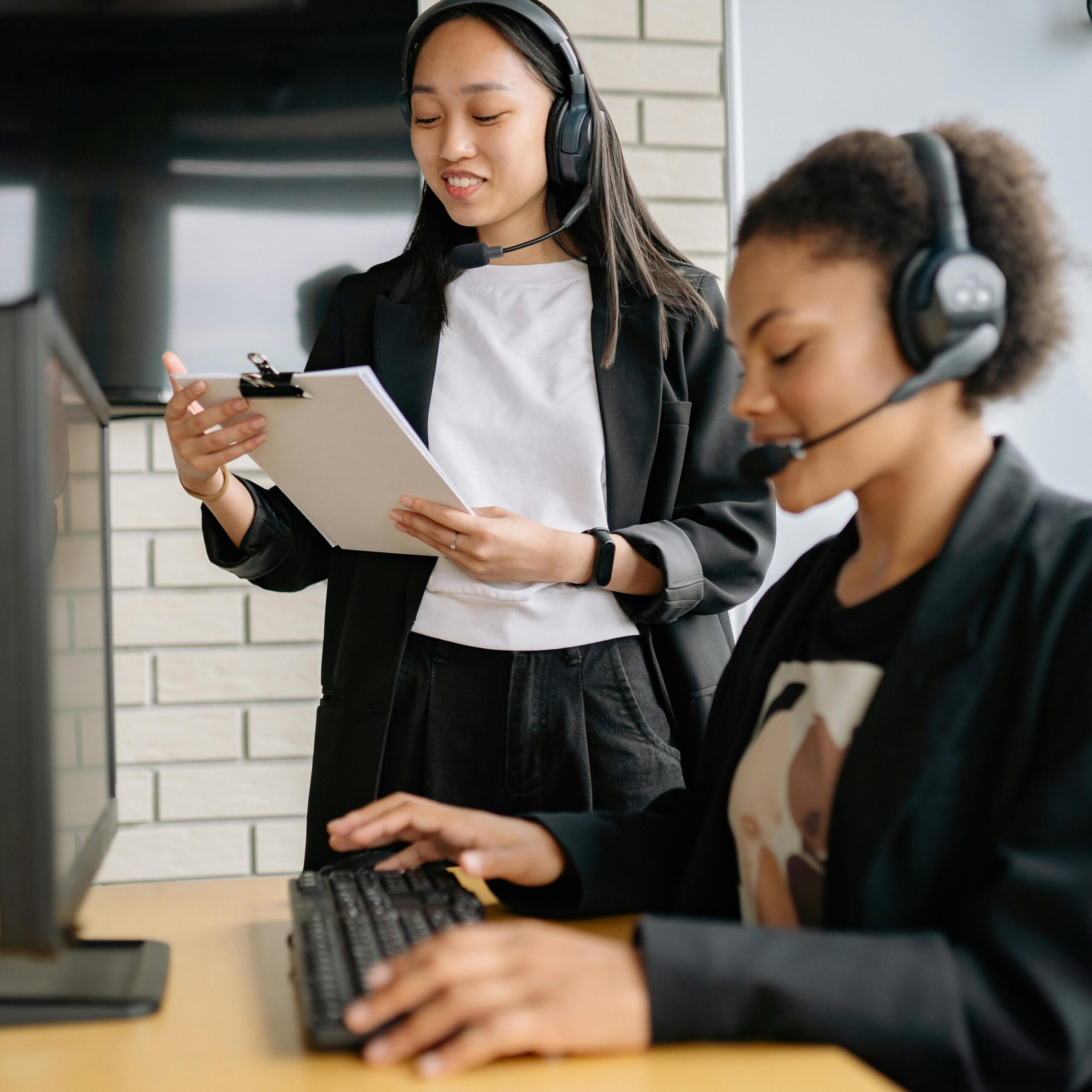 Women wearing headsets 01